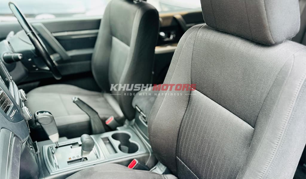 2011 Mitsubishi Pajero image-14