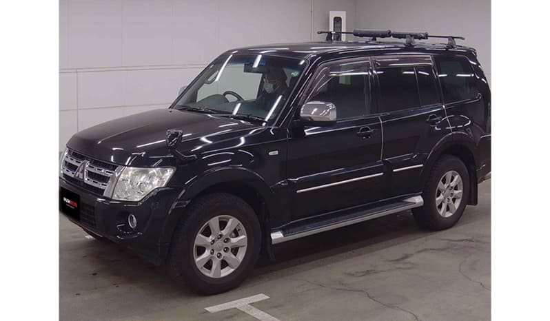 2012 Mitsubishi Pajero image-3