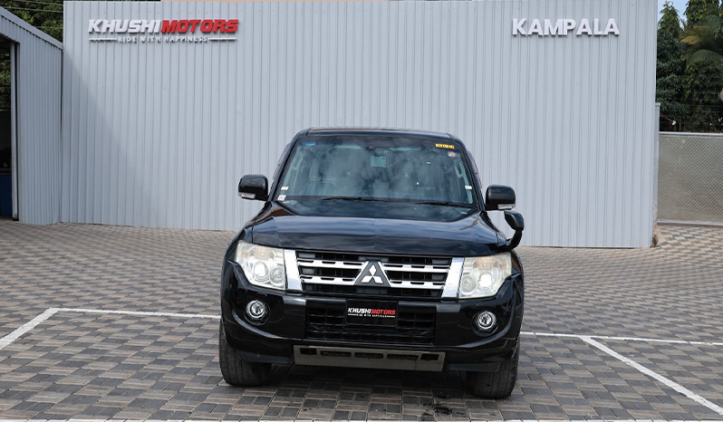 2012 Mitsubishi Pajero image-7
