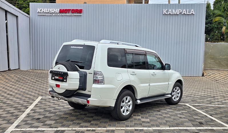 2012 Mitsubishi Pajero image-12