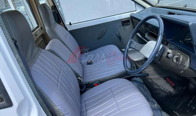 1989 Toyota Liteace Truck image-8