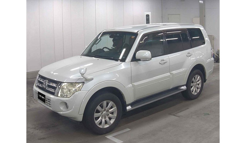 2012 Mitsubishi Pajero Exceed image-5