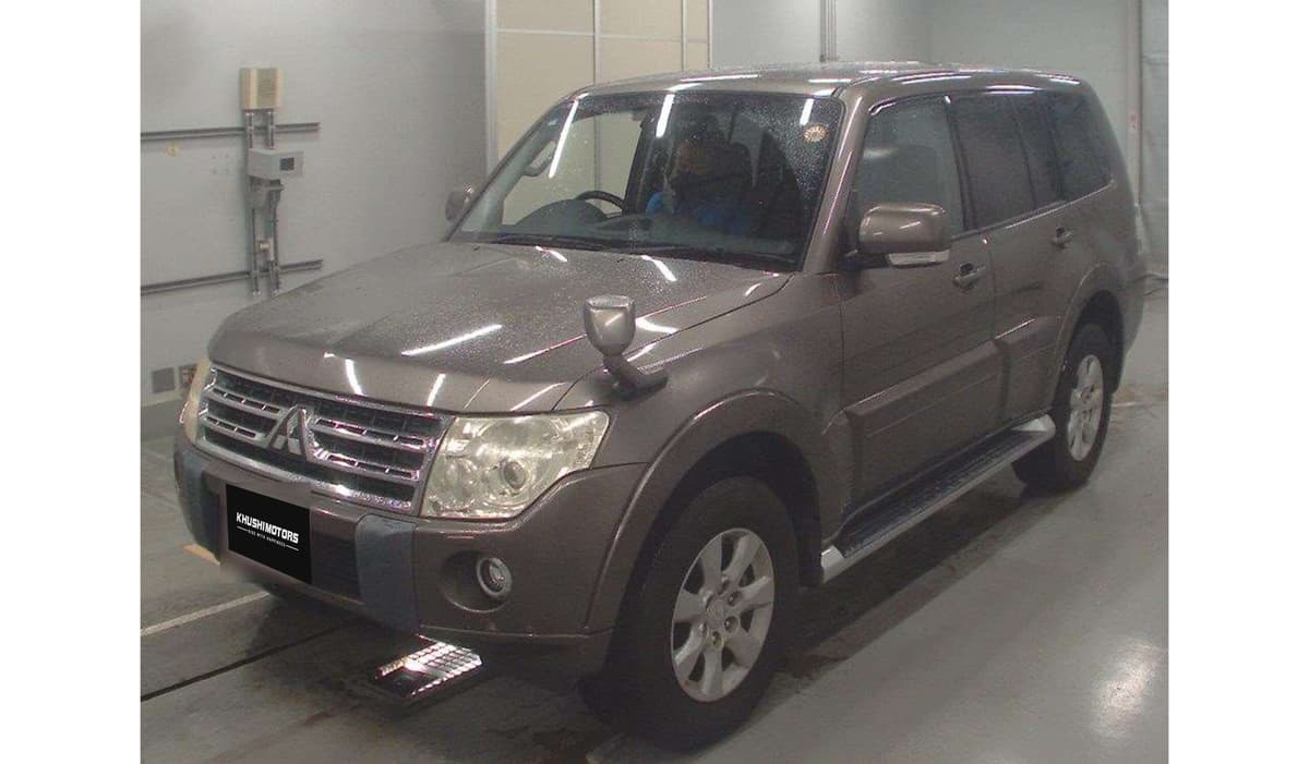 2011 Mitsubishi Pajero Long Exceed image-2