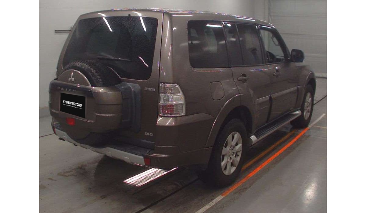 2011 Mitsubishi Pajero Long Exceed image-6