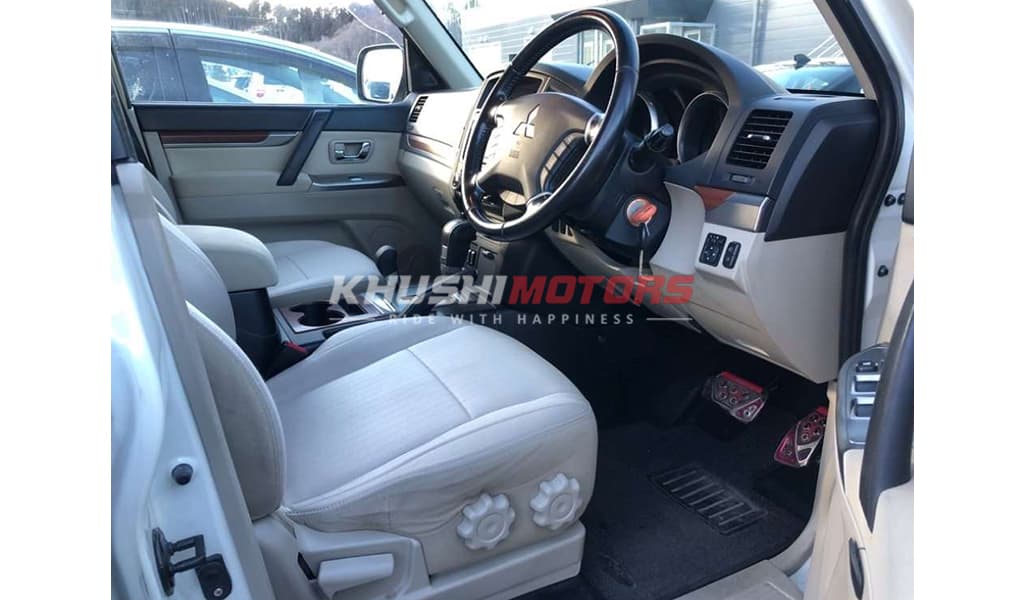 2012 Mitsubishi Pajero Long Exeed image-6