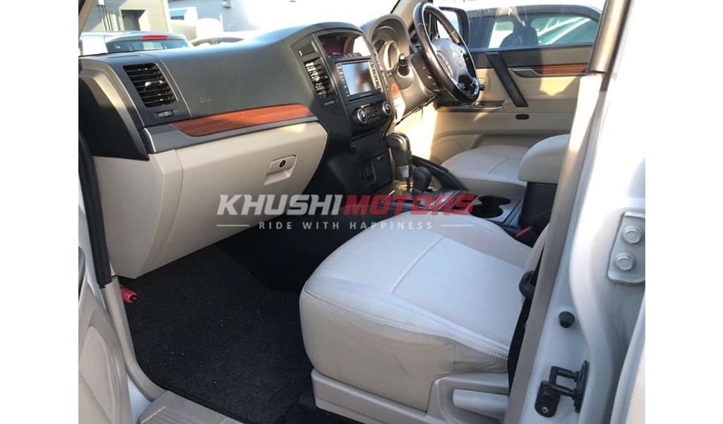 2012 Mitsubishi Pajero Long Exeed image-7