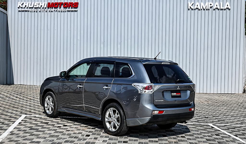 2012 Mitsubishi Outlander image-9
