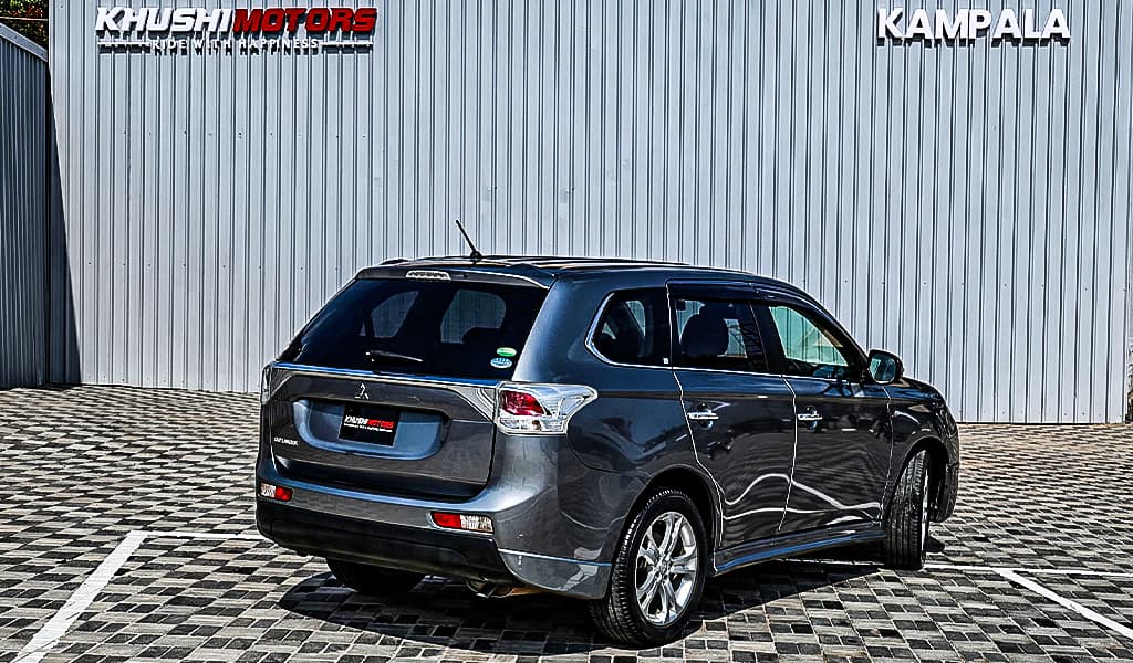 2012 Mitsubishi Outlander image-10