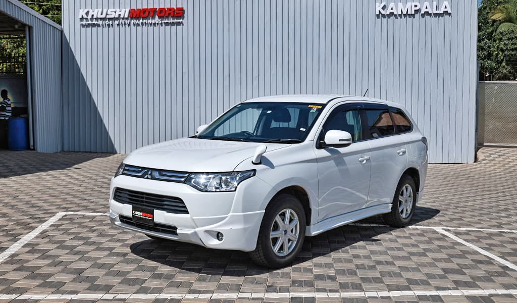 2012 Mitsubishi Outlander image-9