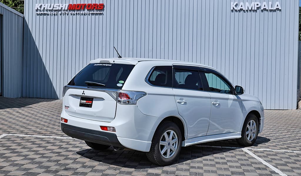 2012 Mitsubishi Outlander image-11