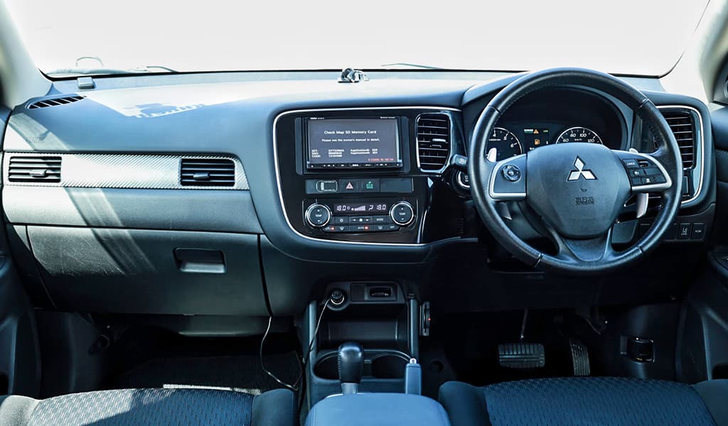 2012 Mitsubishi Outlander image-12