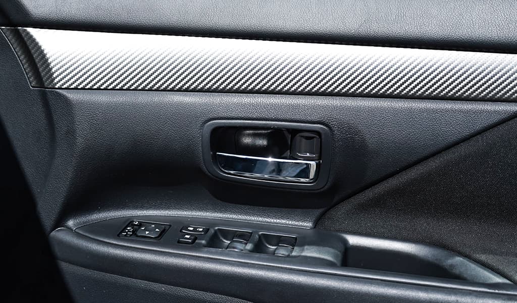 2012 Mitsubishi Outlander image-14