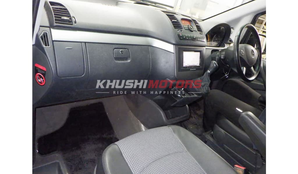 2012 Mercedes-Benz V-Class V350 image-6
