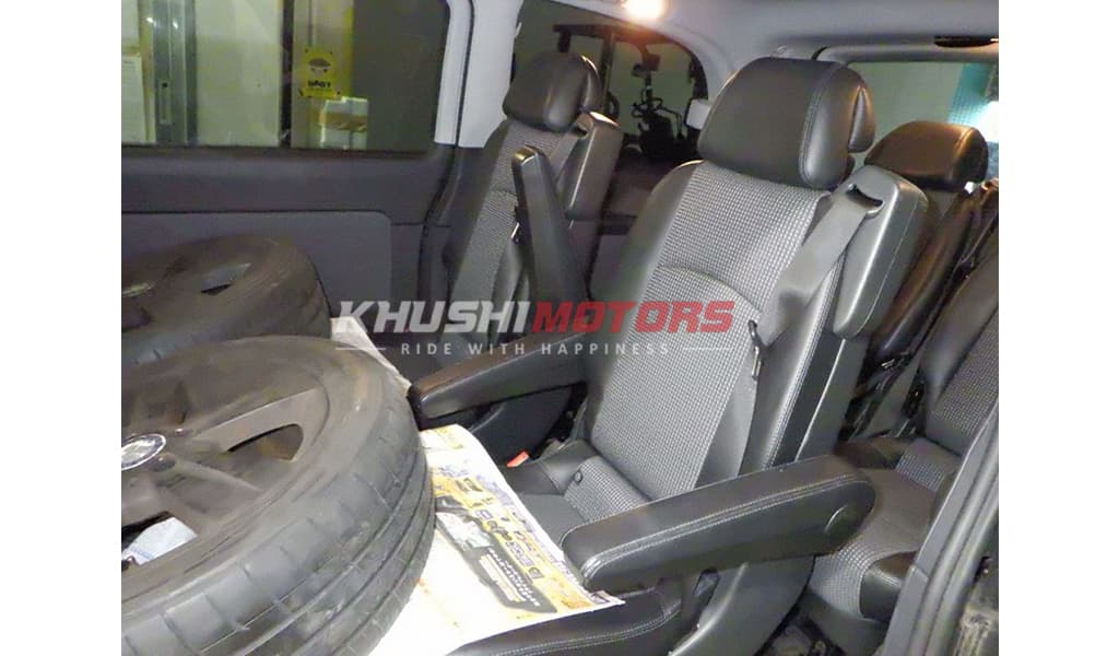 2012 Mercedes-Benz V-Class V350 image-7
