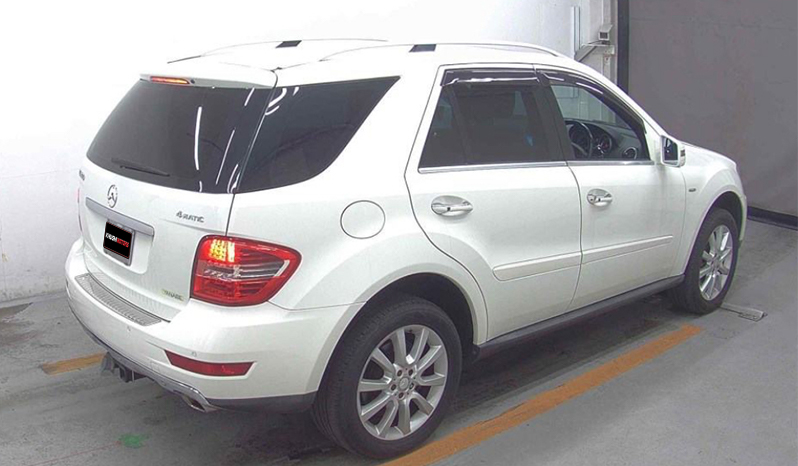 2011 Mercedes-Benz ML-Class ML350 image-4