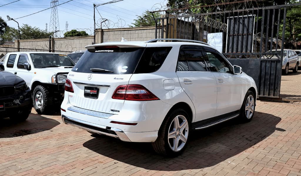 2015 Mercedes-Benz ML-Class ML350 image-16