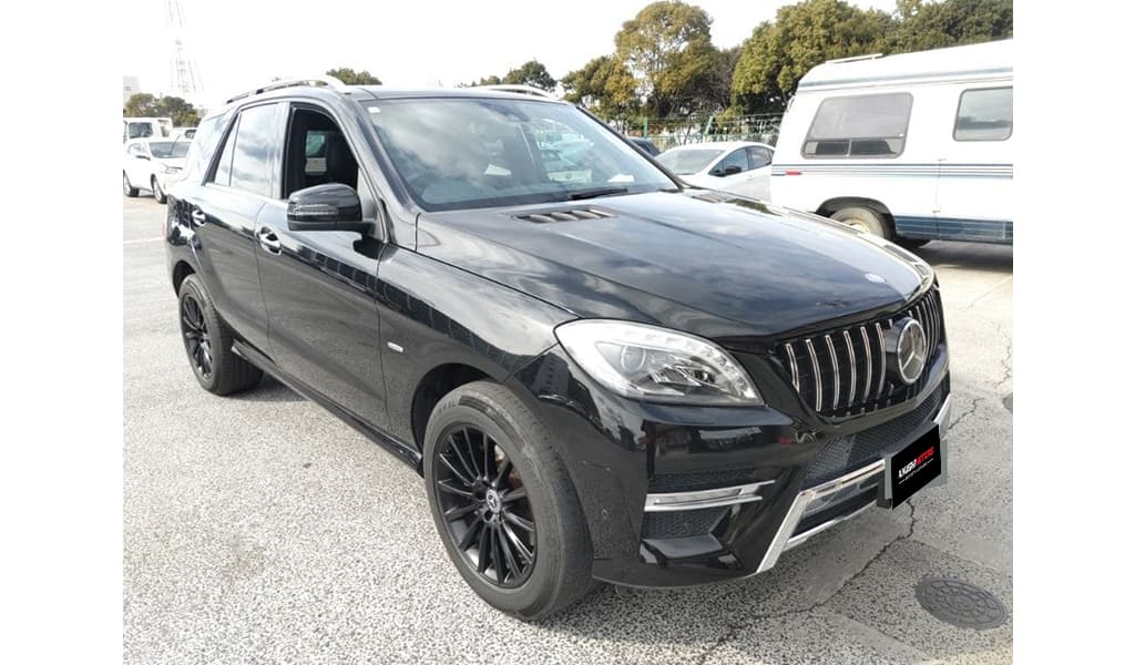 2012 Mercedes-Benz ML-Class 4 Matic Amg Sports package ML350 image-1