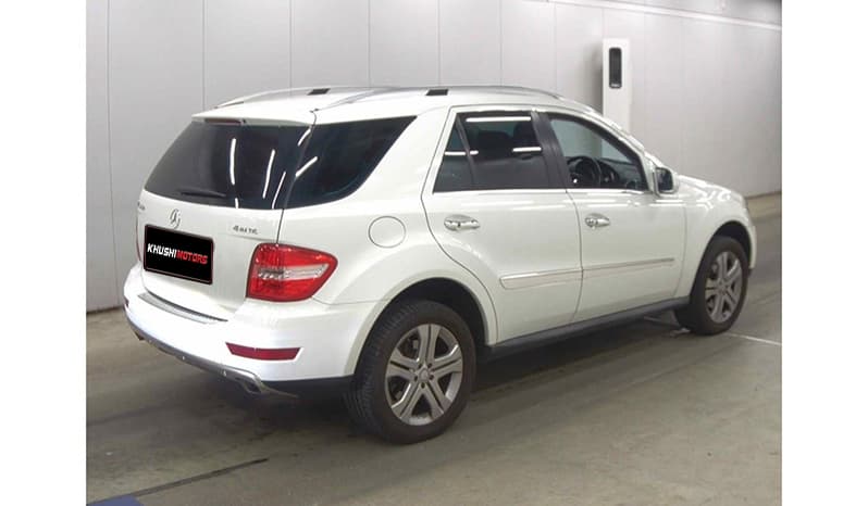 2010 Mercedes-Benz ML-Class 4MATIC ML350 image-4
