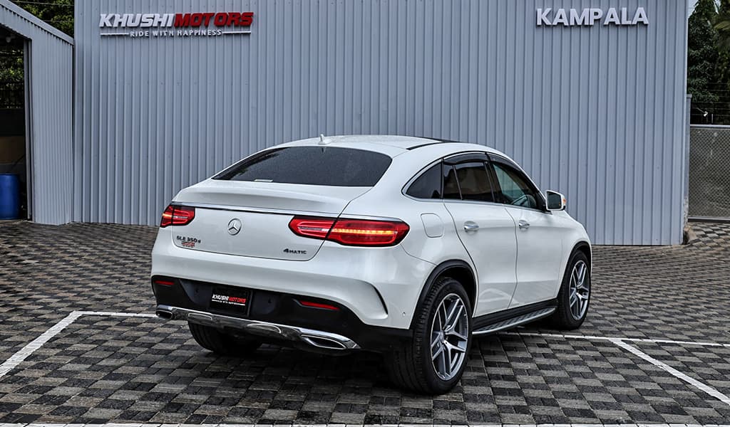 2016 Mercedes-Benz GLE-Class GLE350D image-12