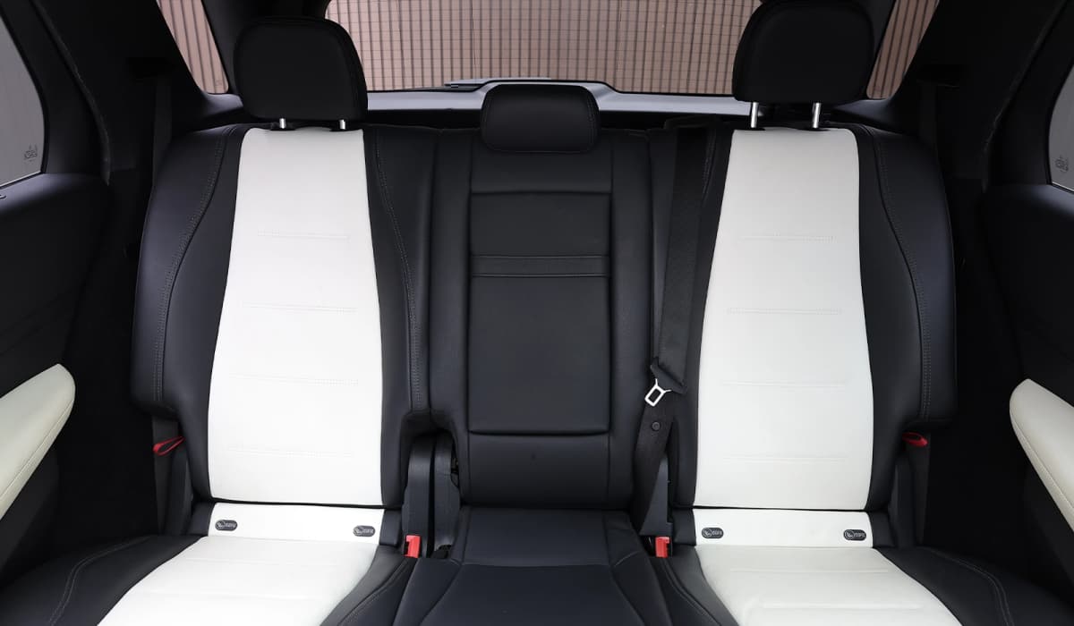 2019 Mercedes-Benz GLE-Class 4 MATIC image-9