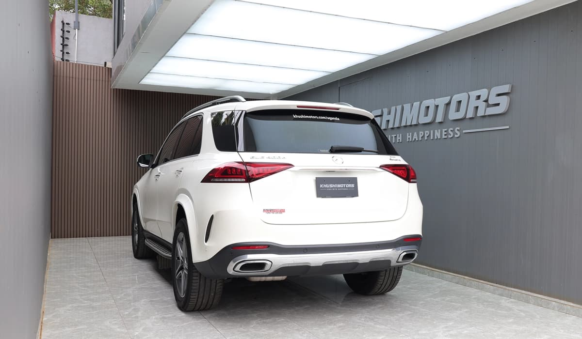 2019 Mercedes-Benz GLE-Class 4 MATIC image-3