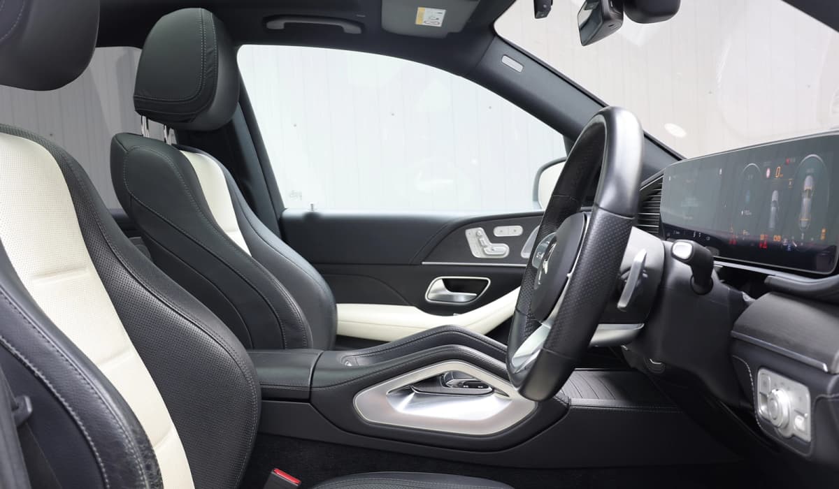 2019 Mercedes-Benz GLE-Class 4 MATIC image-11