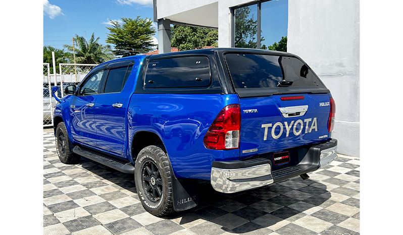 2018 Toyota Hilux image-8