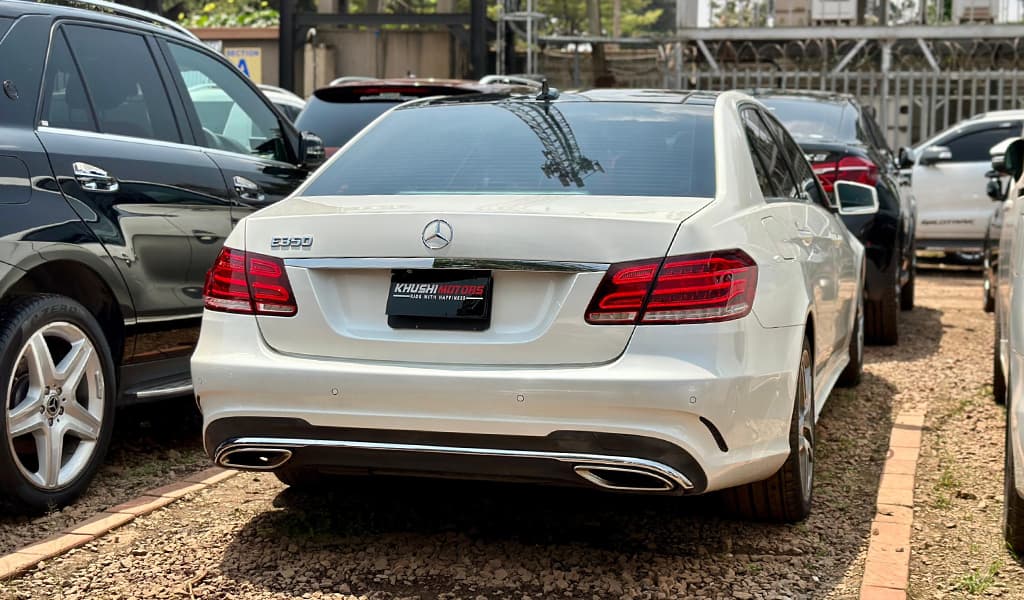 2015 Mercedes-Benz E-Class E250 image-12