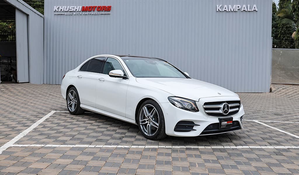 2019 Mercedes-Benz E-Class E220D image-1