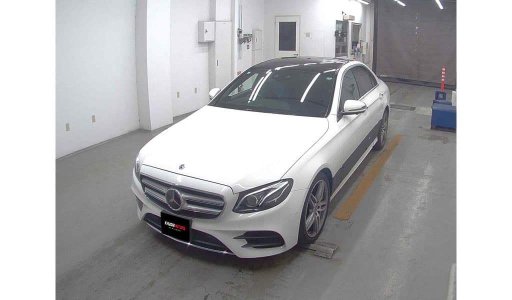 2019 Mercedes-Benz E-Class E220D image-3