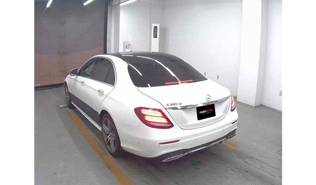 2019 Mercedes-Benz E-Class E220D image-4
