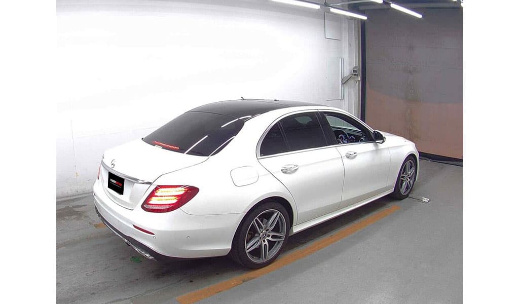 2019 Mercedes-Benz E-Class E220D image-5