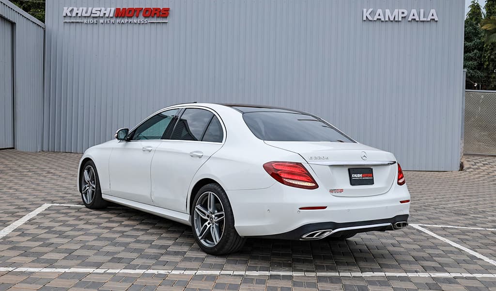 2019 Mercedes-Benz E-Class E220D image-10