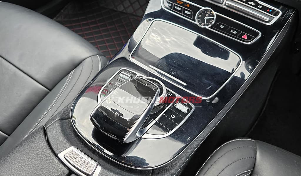 2019 Mercedes-Benz E-Class E220D image-13
