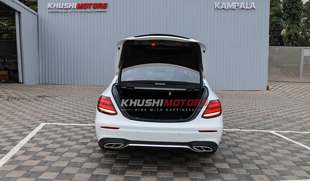 2019 Mercedes-Benz E-Class E220D image-16