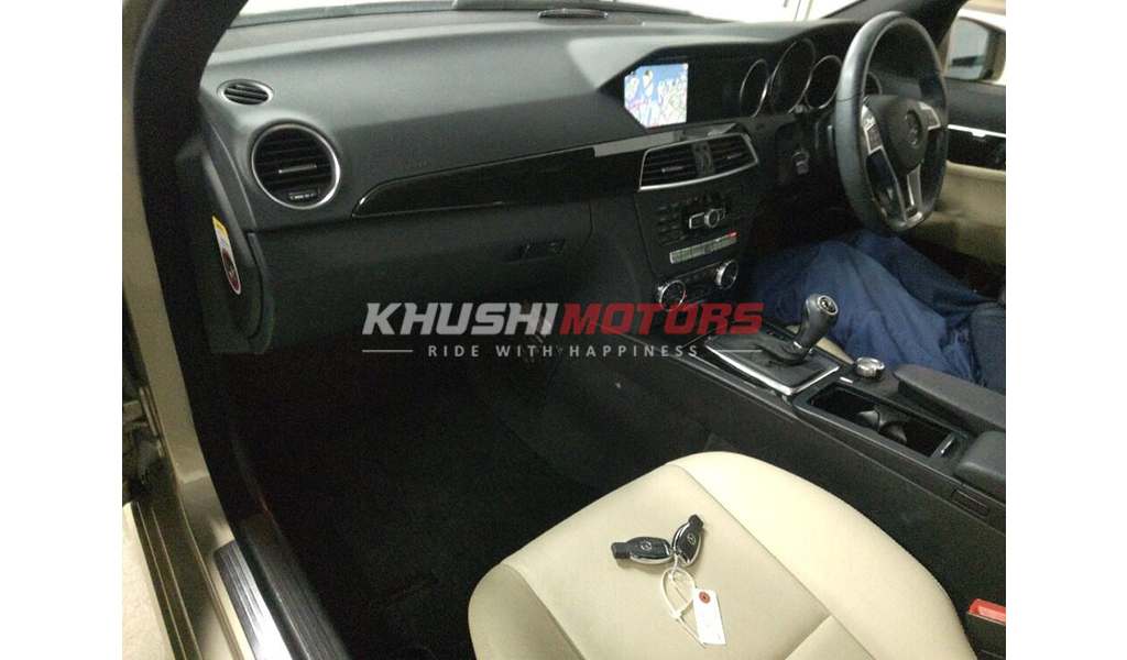 2012 Mercedes-Benz C-Class C200 image-6