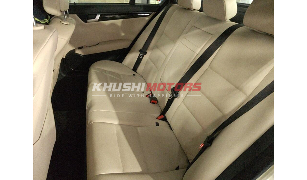 2012 Mercedes-Benz C-Class C200 image-7