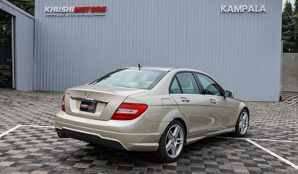 2012 Mercedes-Benz C-Class C200 image-11