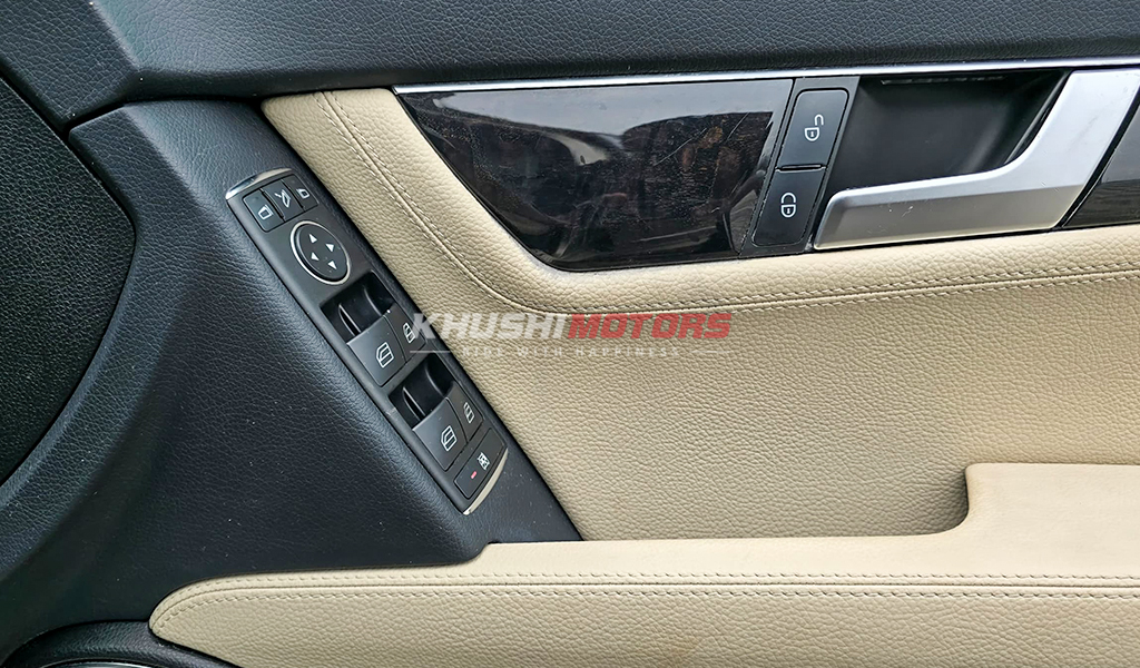 2012 Mercedes-Benz C-Class C200 image-14