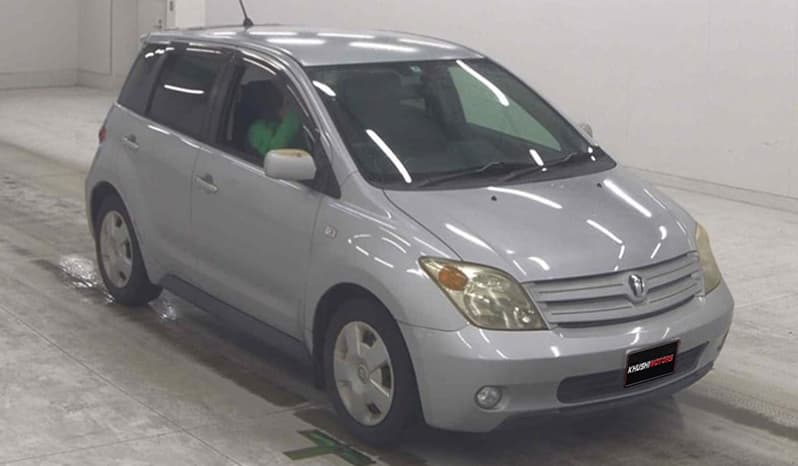 2003 Toyota IST image-1