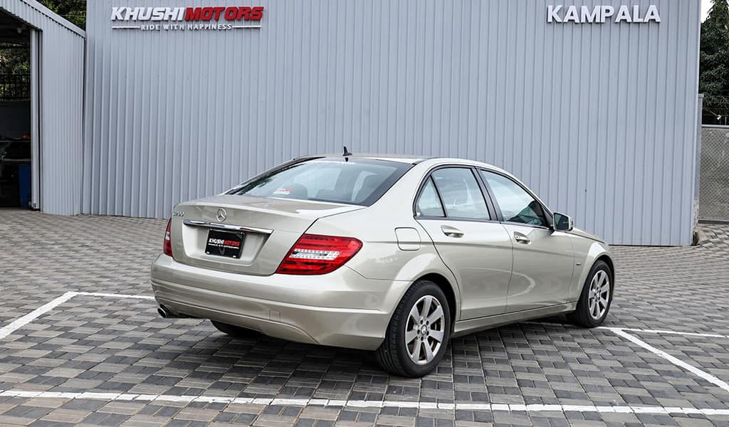 2012 Mercedes-Benz C-Class C200 image-11