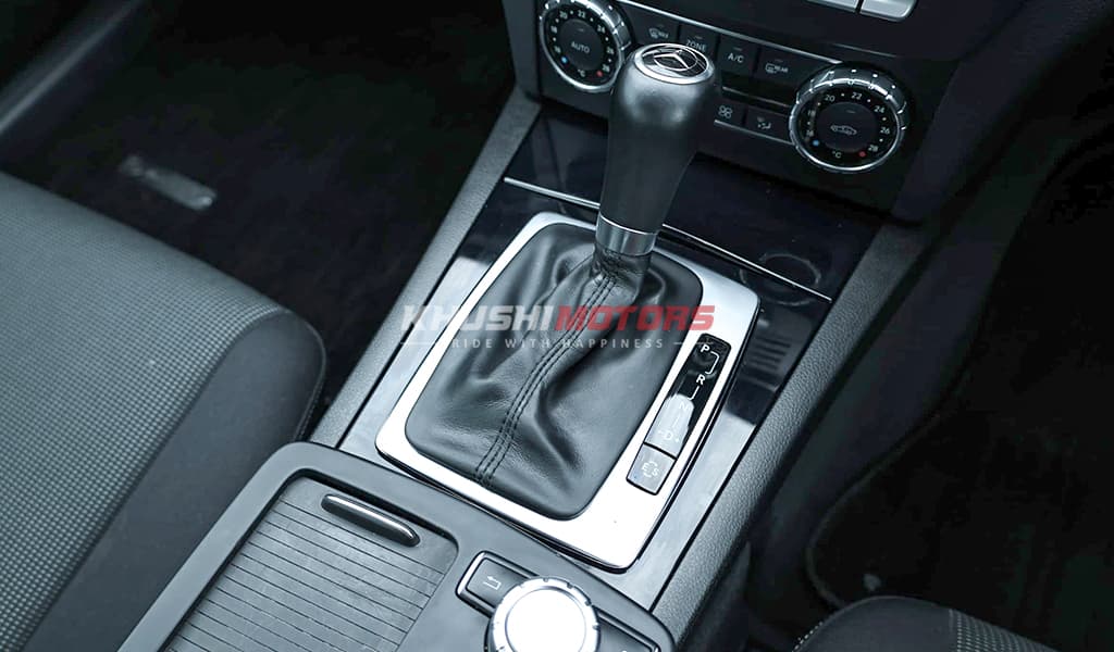 2012 Mercedes-Benz C-Class C200 image-13