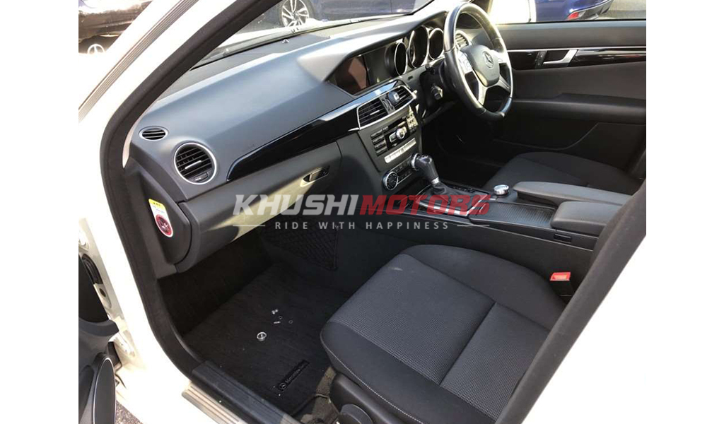 2012 Mercedes-Benz C-Class C180 image-6