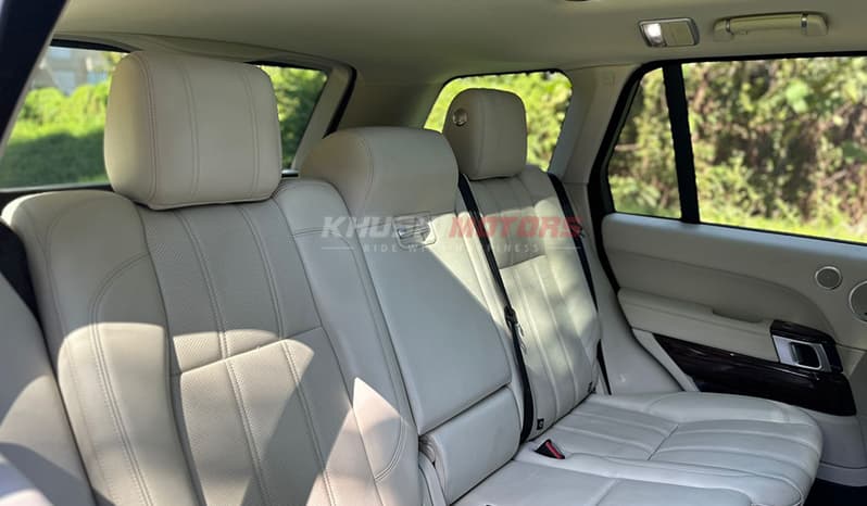 2015 Land Rover Range Rover Vogue image-4