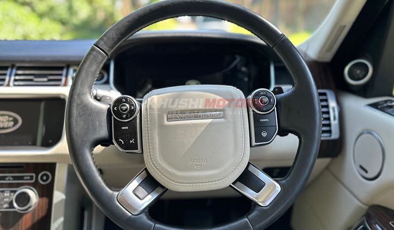 2015 Land Rover Range Rover Vogue image-6