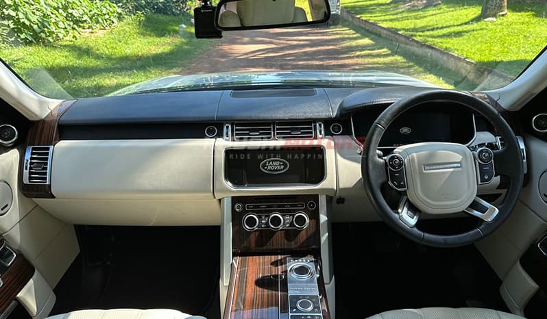 2015 Land Rover Range Rover Vogue image-10