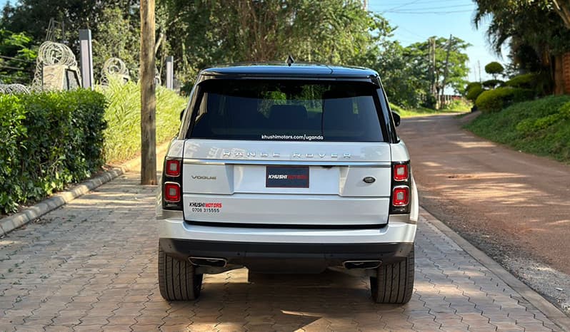 2019 Land Rover Range Rover Vogue image-9