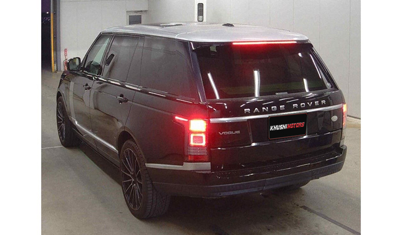 2015 Land Rover Range Rover Vogue image-2