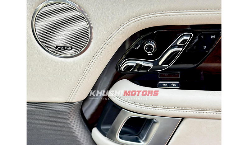2019 Land Rover Range Rover Vogue image-8