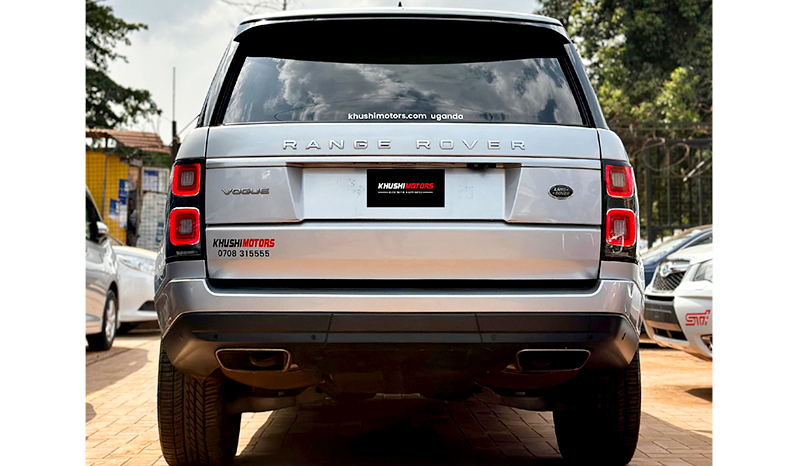 2019 Land Rover Range Rover Vogue image-15